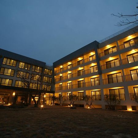 Illeinn Hotel Сеогвипо Екстериор снимка