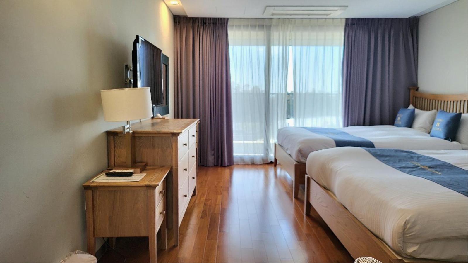Illeinn Hotel Сеогвипо Екстериор снимка