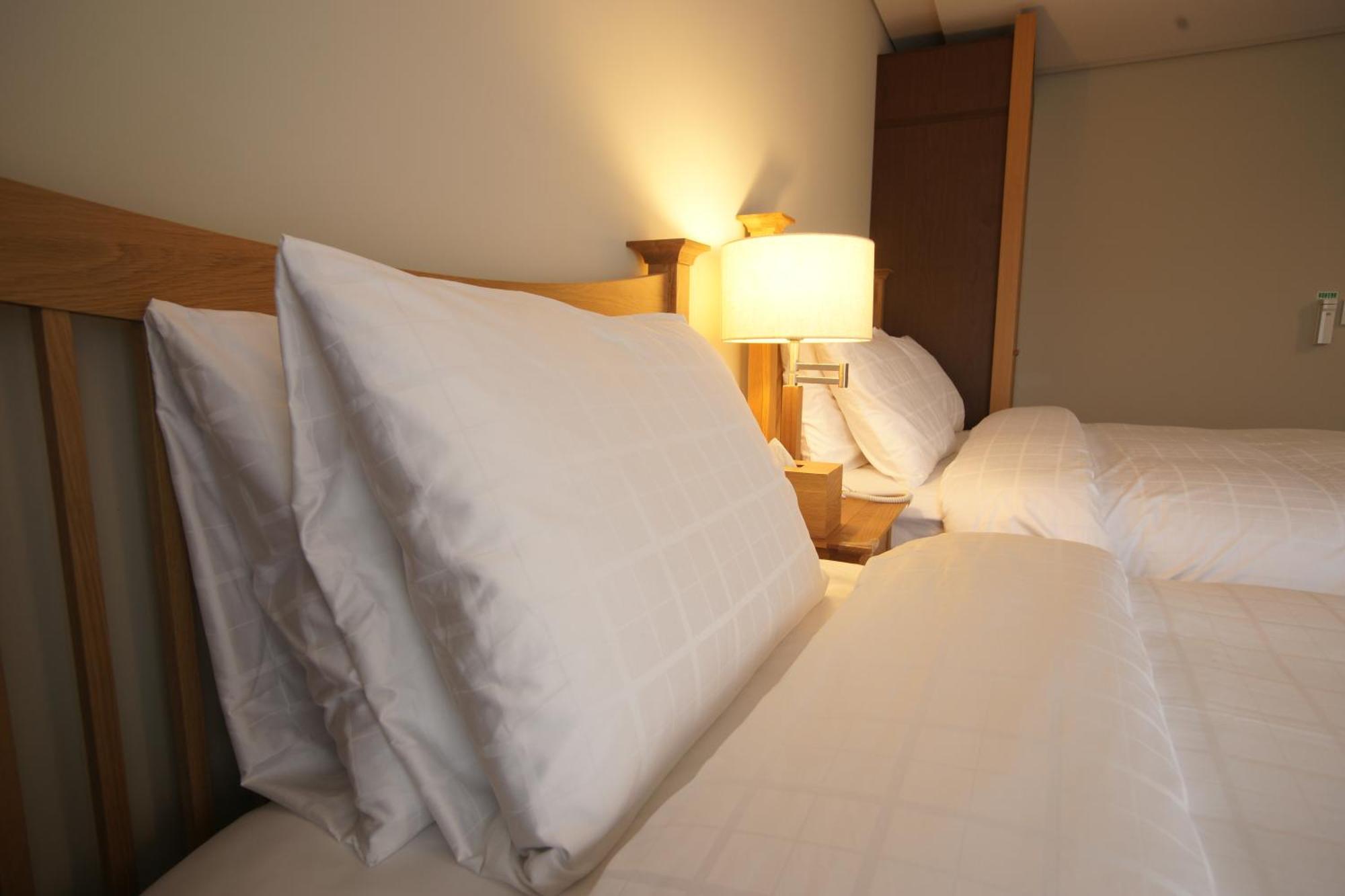 Illeinn Hotel Сеогвипо Екстериор снимка