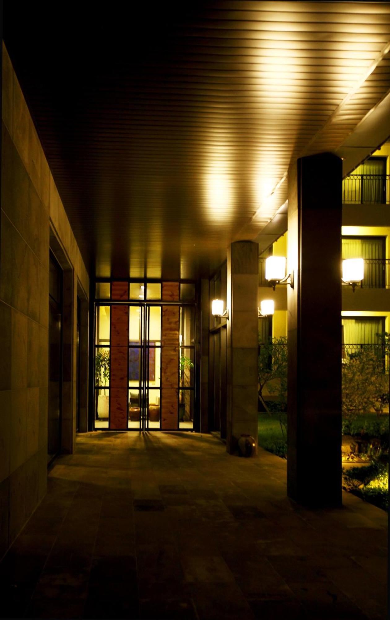 Illeinn Hotel Сеогвипо Екстериор снимка