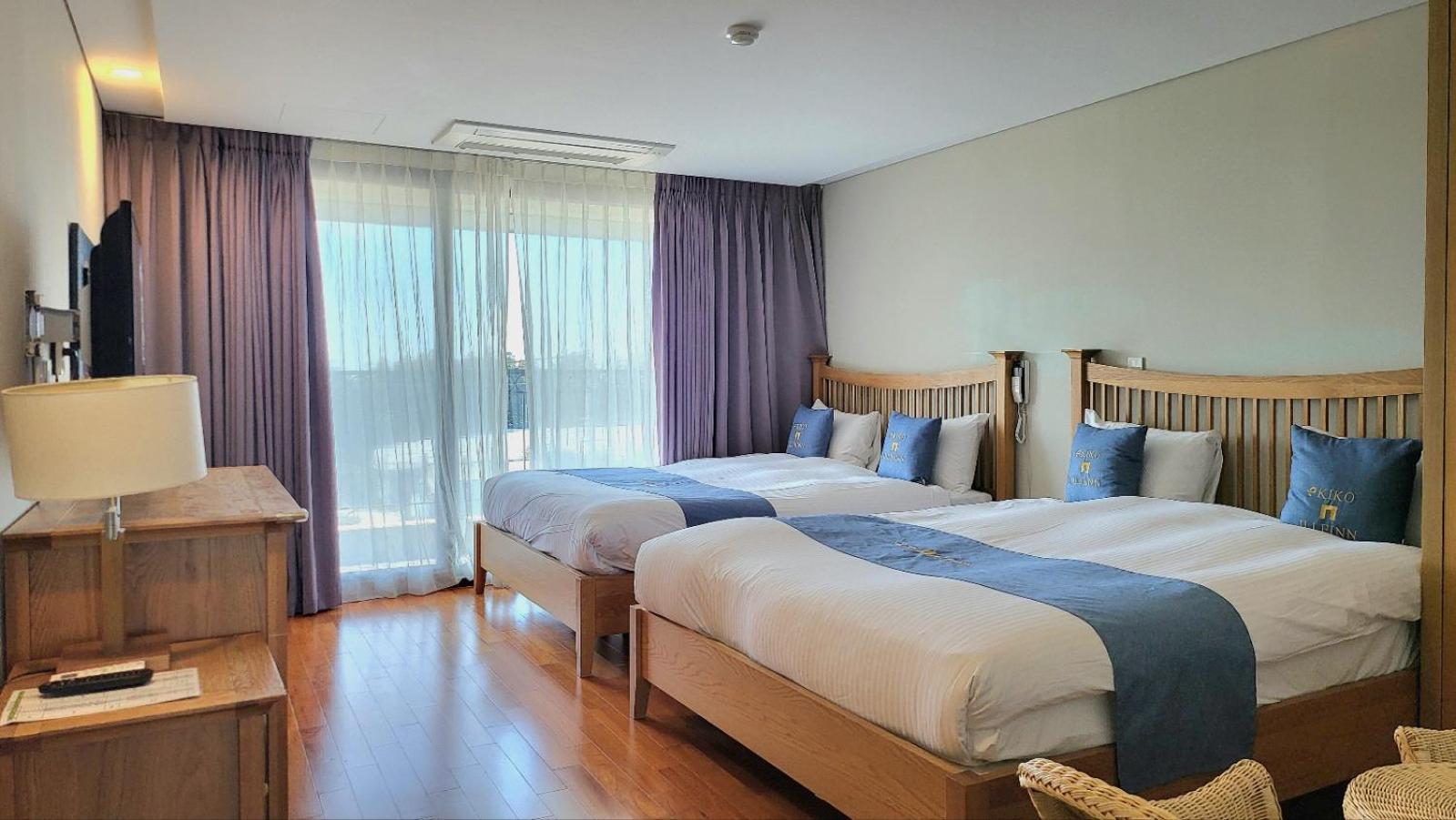 Illeinn Hotel Сеогвипо Екстериор снимка