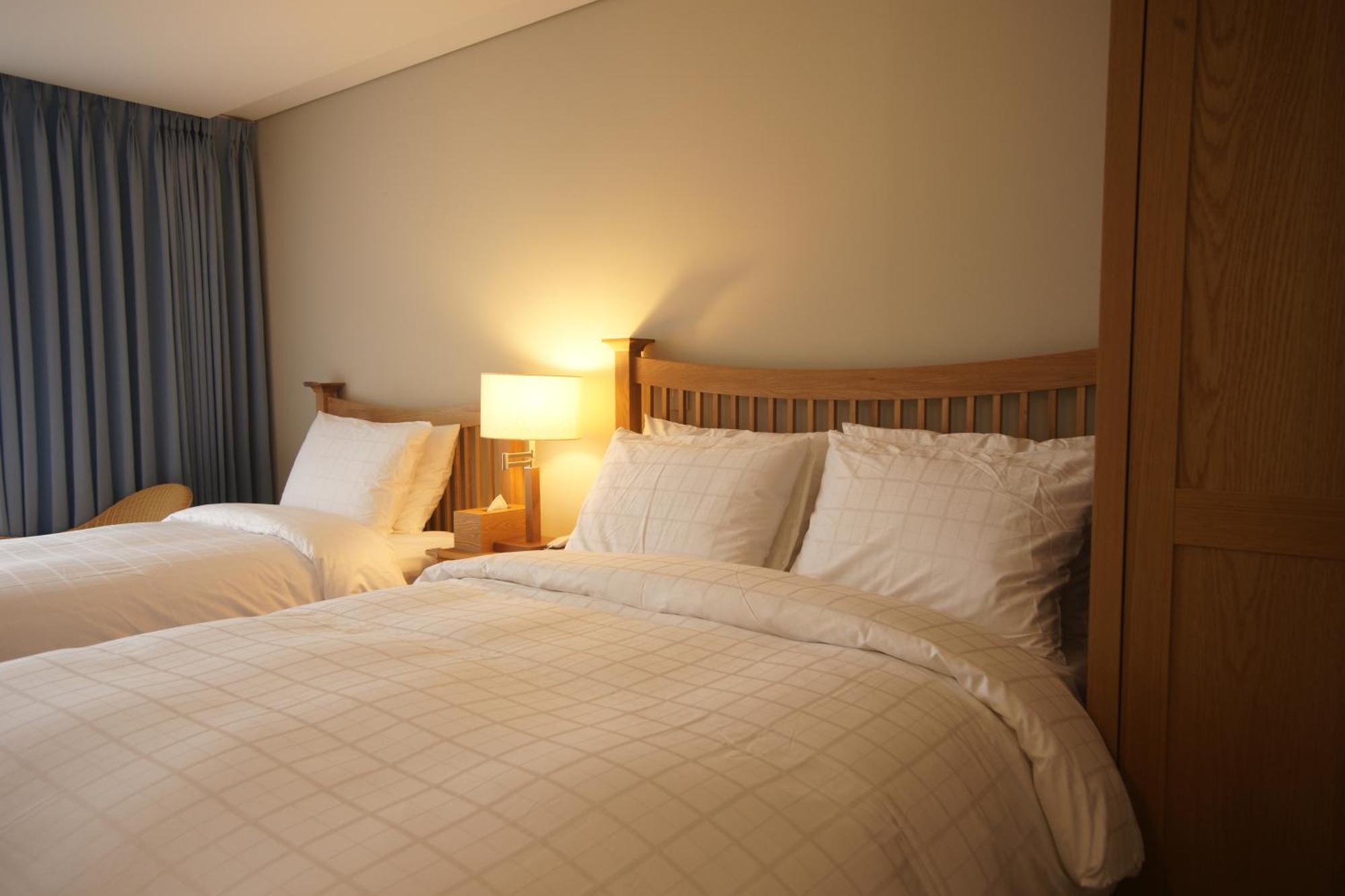 Illeinn Hotel Сеогвипо Екстериор снимка