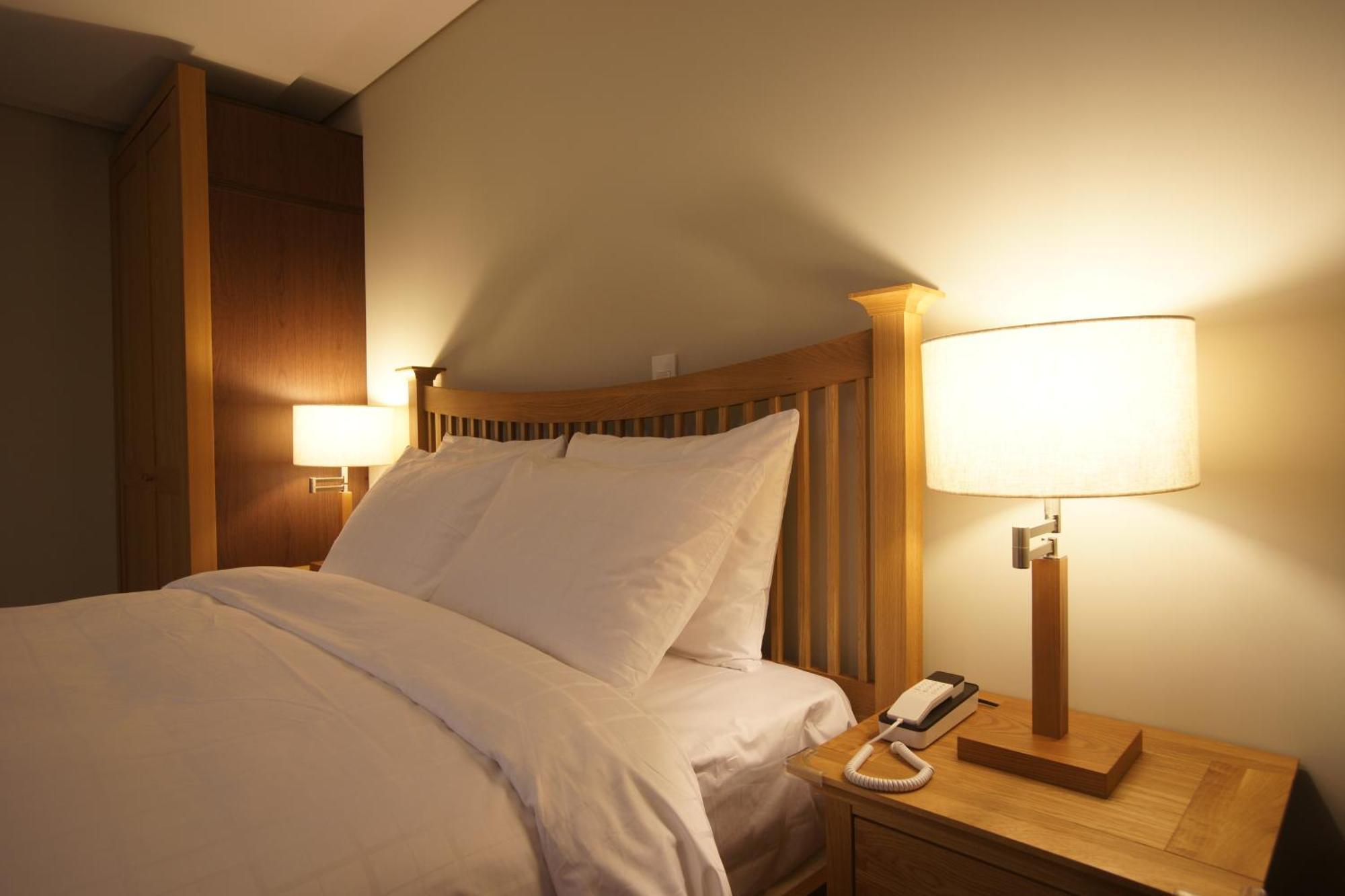 Illeinn Hotel Сеогвипо Екстериор снимка