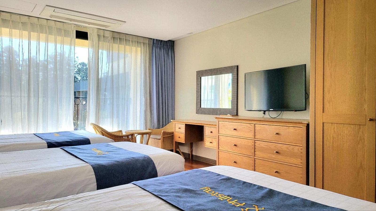 Illeinn Hotel Сеогвипо Екстериор снимка