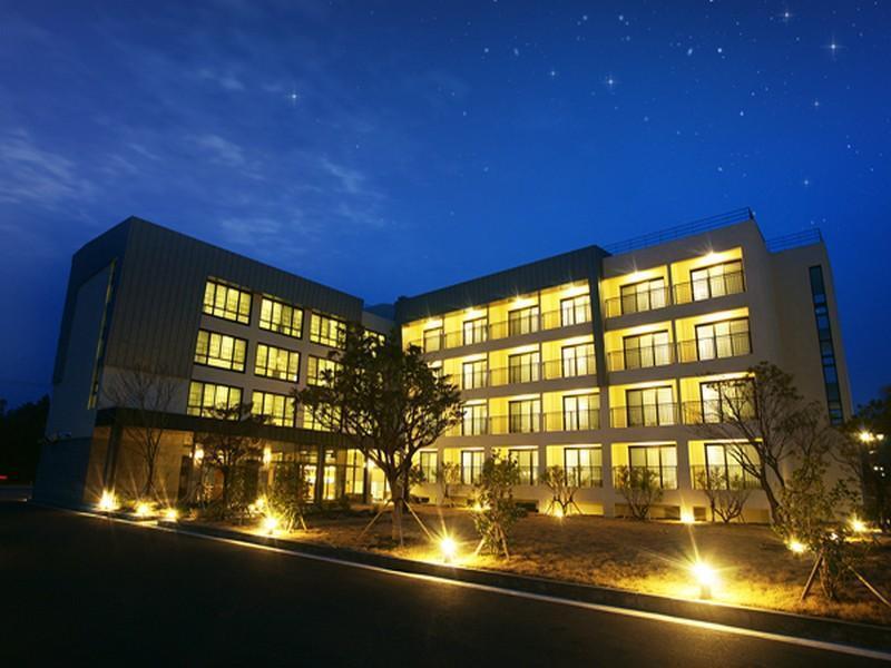 Illeinn Hotel Сеогвипо Екстериор снимка