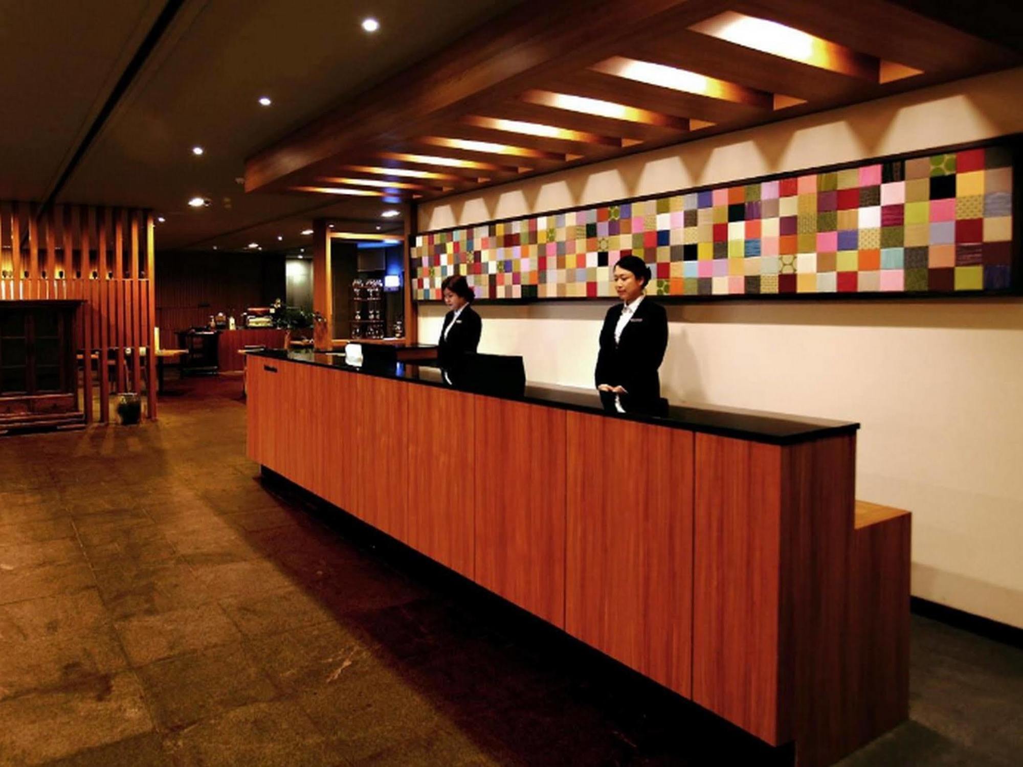 Illeinn Hotel Сеогвипо Екстериор снимка