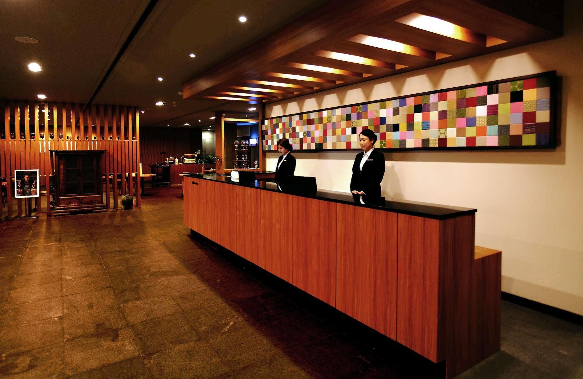 Illeinn Hotel Сеогвипо Екстериор снимка